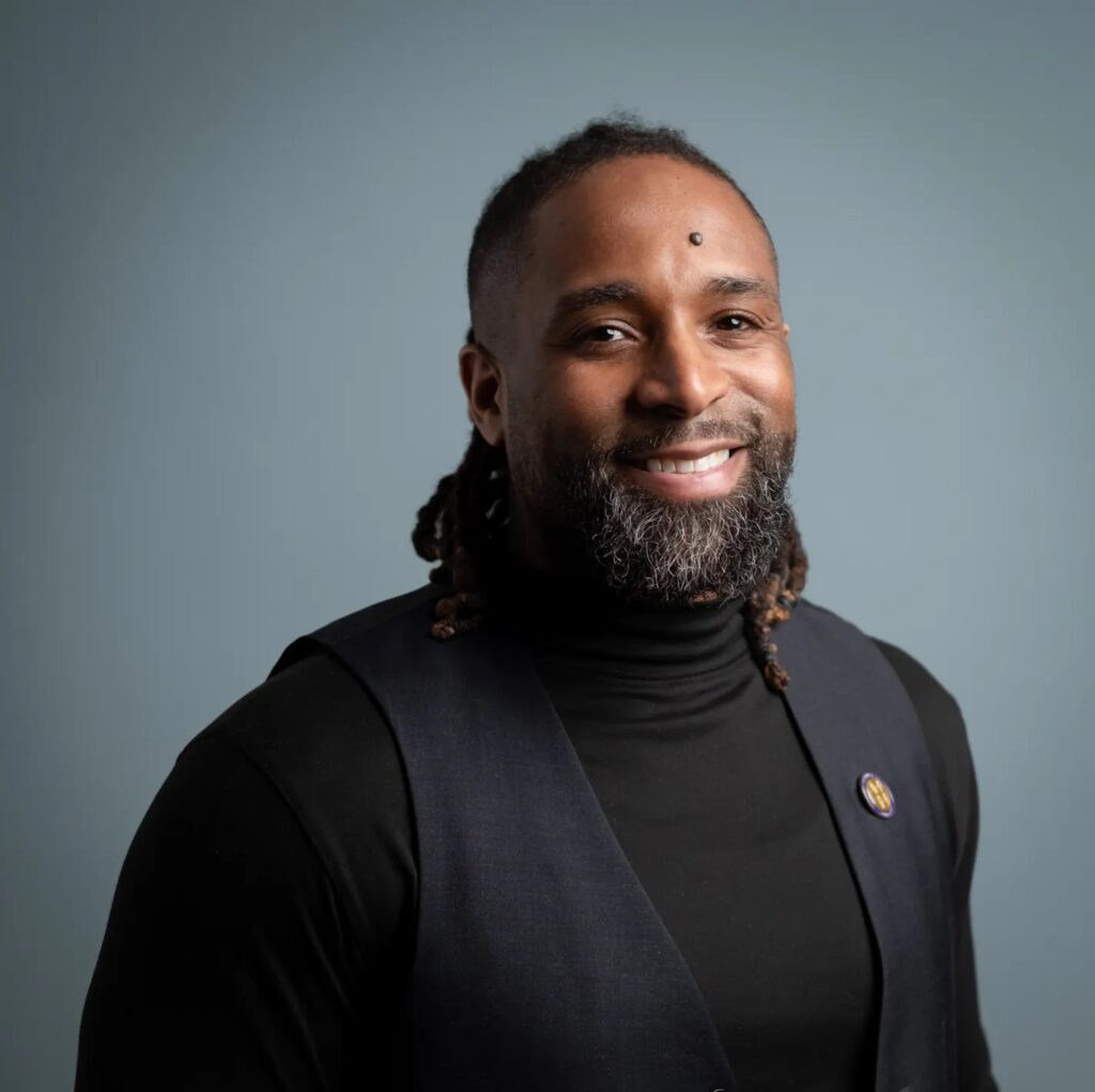 Meet the St. Paul mental health practitioner hoping to inspire other Black professionals to join the field. 2024 Bush fellow Kasim Abdur Razzaq wants to inspire a cadre of Black practitioners to treat trauma in a culturally specific way. Read more about this exciting accomplishment in the Star Tribune Article.